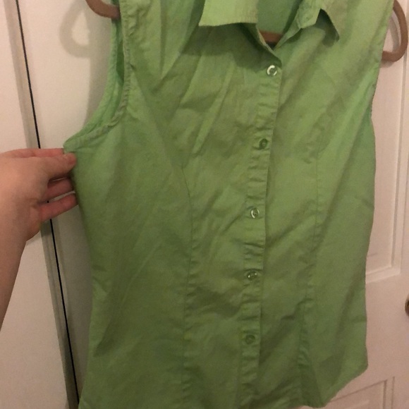 Collared Top! - Picture 3 of 4